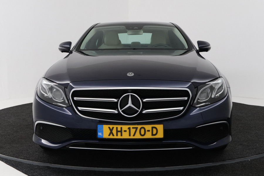 Mercedes-Benz E-Klasse 200 Business Solution (TREKHAAK, STOELVERWARMING, SFEERVERLICHTING, ELEKTR STOELEN, CAMERA)