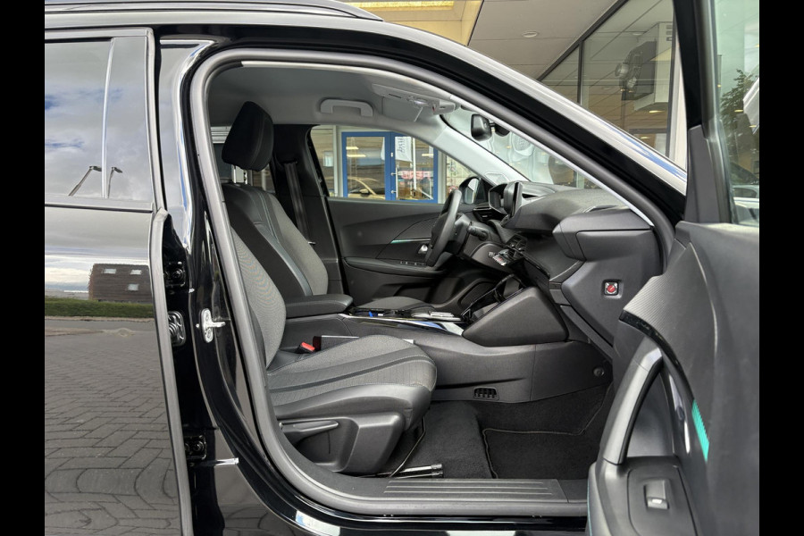 Peugeot e-2008 EV Allure Pack 50 kWh | 93,9% SOH | Navi | Achteruitrijcamera | Cruise Control | Climate Control |