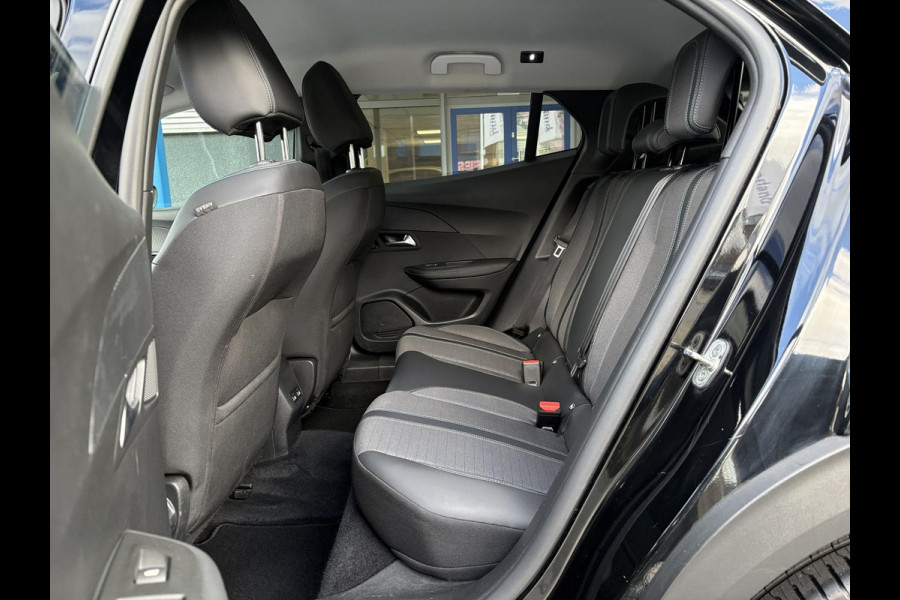 Peugeot e-2008 EV Allure Pack 50 kWh | 93,9% SOH | Navi | Achteruitrijcamera | Cruise Control | Climate Control |