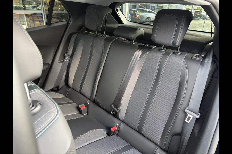 Peugeot e-2008 EV Allure Pack 50 kWh | 93,9% SOH | Navi | Achteruitrijcamera | Cruise Control | Climate Control |