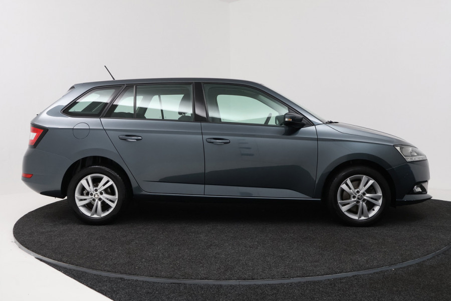 Škoda Fabia 1.0 TSI Sport business (TREKHAAK, CAMERA, STOELVERWARMING, CRUISE CONTROL, PARKEERSENSOREN)