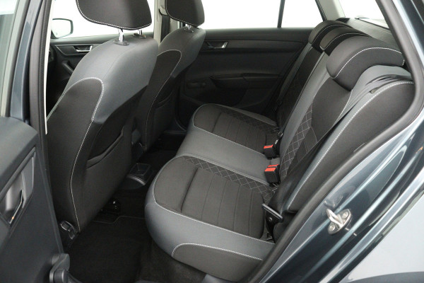 Škoda Fabia 1.0 TSI Sport business (TREKHAAK, CAMERA, STOELVERWARMING, CRUISE CONTROL, PARKEERSENSOREN)