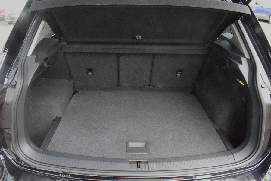 Volkswagen Tiguan 2.0 TSI 4Motion Highline | Trekhaak | Apple CarPlay | Camera | Stoelverwarming