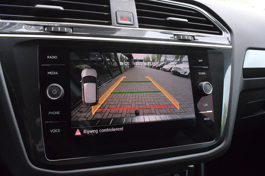Volkswagen Tiguan 2.0 TSI 4Motion Highline | Trekhaak | Apple CarPlay | Camera | Stoelverwarming