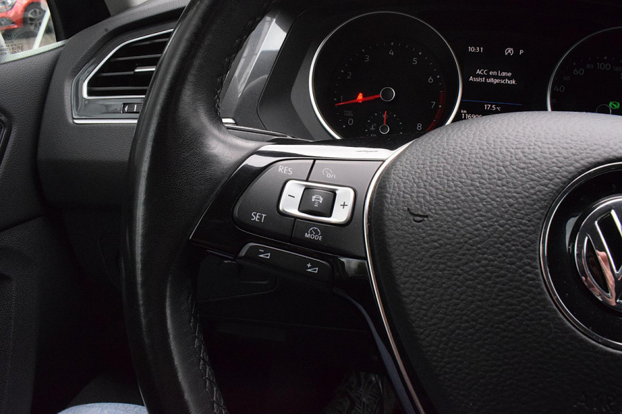 Volkswagen Tiguan 2.0 TSI 4Motion Highline | Trekhaak | Apple CarPlay | Camera | Stoelverwarming