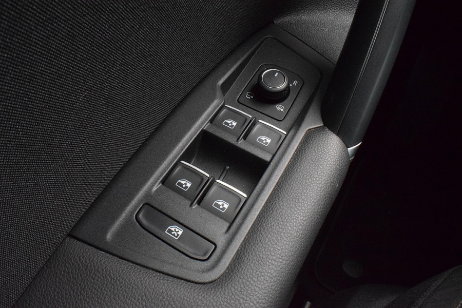 Volkswagen Tiguan 2.0 TSI 4Motion Highline | Trekhaak | Apple CarPlay | Camera | Stoelverwarming