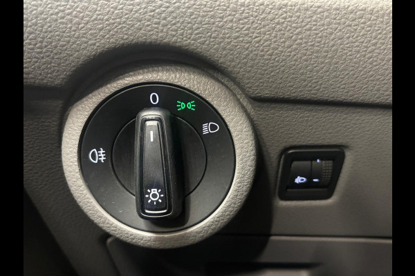 Volkswagen Transporter 2.0 TDI L1H1 30 Comfortline Airco Cruise Control Apple Carplay Side-bars Licht Metalen velgen Verwarmbare voorstoelen