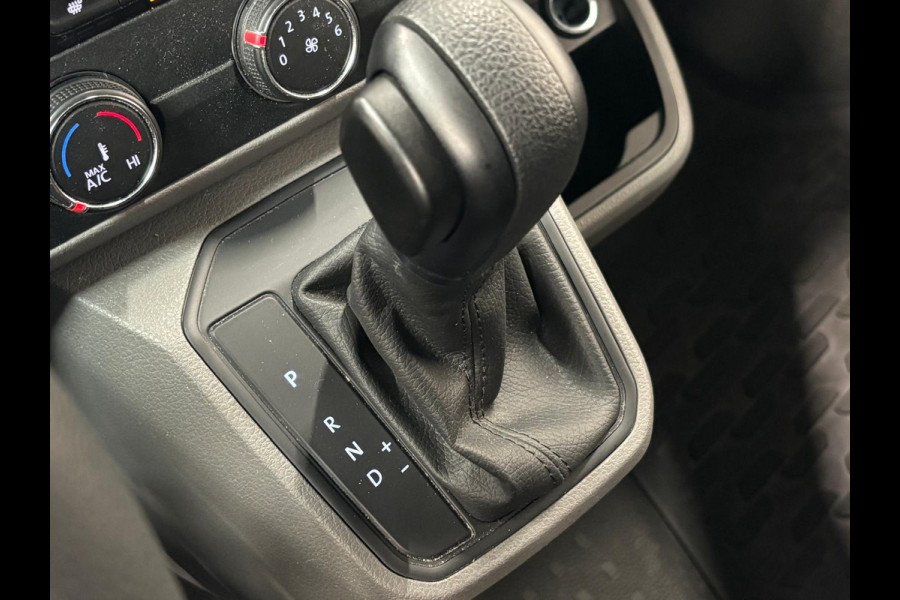 Volkswagen Transporter 2.0 TDI L1H1 30 Comfortline Airco Cruise Control Apple Carplay Side-bars Licht Metalen velgen Verwarmbare voorstoelen