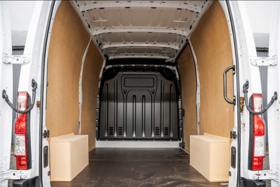 Renault Master Bleu DCI 135PK | L2H2 | Nieuw | Navi | 3-Zits | LED | Cruise | Airco
