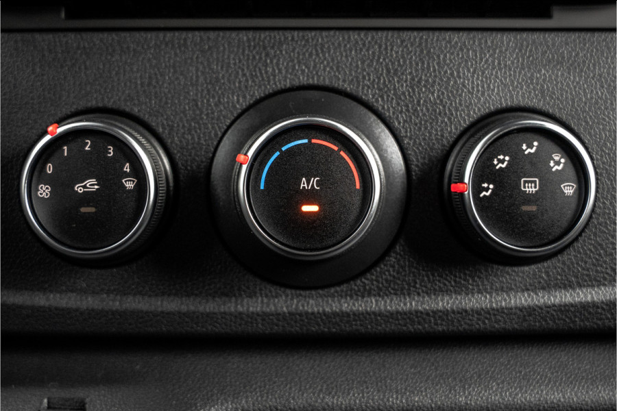 Renault Master Bleu DCI 135PK | L2H2 | Nieuw | Navi | 3-Zits | LED | Cruise | Airco