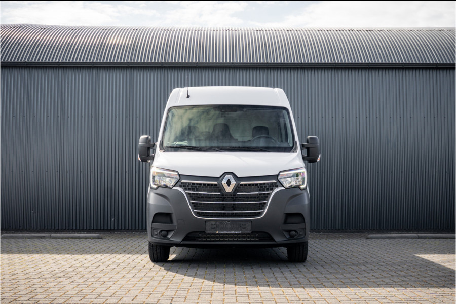 Renault Master **Bleu DCI 135PK | L2H2 | Nieuw | Navi | 3-Zits | LED | Cruise | Airco**