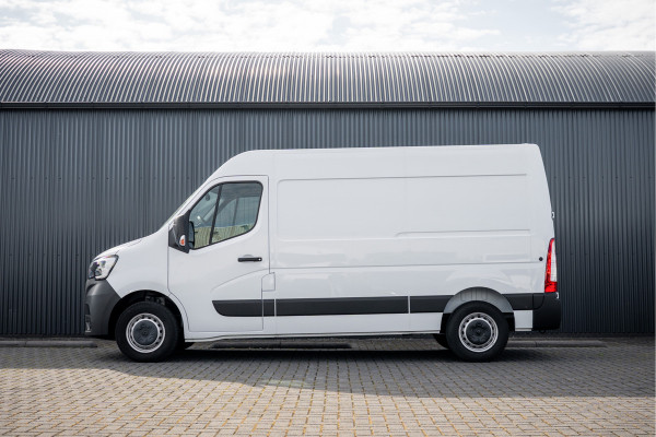 Renault Master **Bleu DCI 135PK | L2H2 | Nieuw | Navi | 3-Zits | LED | Cruise | Airco**