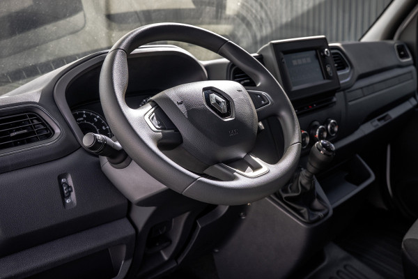 Renault Master **Bleu DCI 135PK | L2H2 | Nieuw | Navi | 3-Zits | LED | Cruise | Airco**