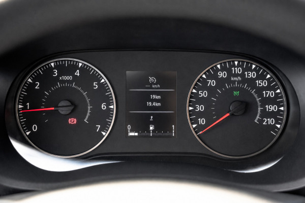 Renault Master **Bleu DCI 135PK | L2H2 | Nieuw | Navi | 3-Zits | LED | Cruise | Airco**