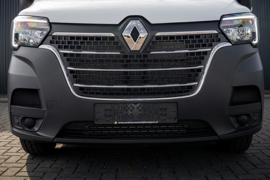 Renault Master **Bleu DCI 135PK | L2H2 | Nieuw | Navi | 3-Zits | LED | Cruise | Airco**
