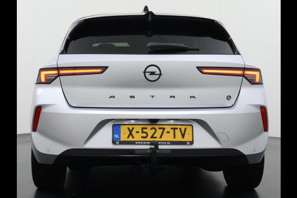 Opel Astra Electric 54 kWh VAN: 26.900,- VOOR: 24.440,- UW WKVOORDEEL: 2.460,- | GS | 3-FASE | SOH 95% | AFNEEMBARE TREKHAAK | NET ONDERHOUD GEHAD / DIRECT LEVERBAAR | STOEL- & STUURVERWARMING | 360° CAMERA | ORIGINEEL NL AUTO |