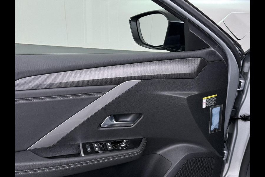 Opel Astra Electric 54 kWh VAN: 26.900,- VOOR: 24.440,- UW WKVOORDEEL: 2.460,- | GS | 3-FASE | SOH 95% | AFNEEMBARE TREKHAAK | NET ONDERHOUD GEHAD / DIRECT LEVERBAAR | STOEL- & STUURVERWARMING | 360° CAMERA | ORIGINEEL NL AUTO |