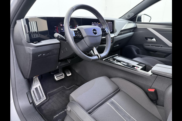 Opel Astra Electric 54 kWh VAN: 26.900,- VOOR: 24.440,- UW WKVOORDEEL: 2.460,- | GS | 3-FASE | SOH 95% | AFNEEMBARE TREKHAAK | NET ONDERHOUD GEHAD / DIRECT LEVERBAAR | STOEL- & STUURVERWARMING | 360° CAMERA | ORIGINEEL NL AUTO |