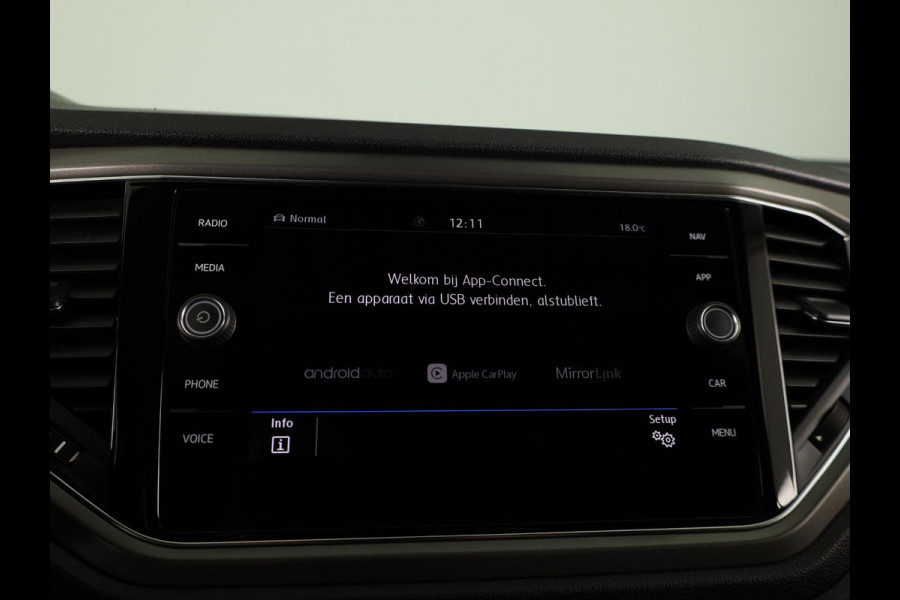 Volkswagen T-Roc 1.5 TSI Style Business 150PK | Automaat | Navigatie | Digitaal dashboard | Camera