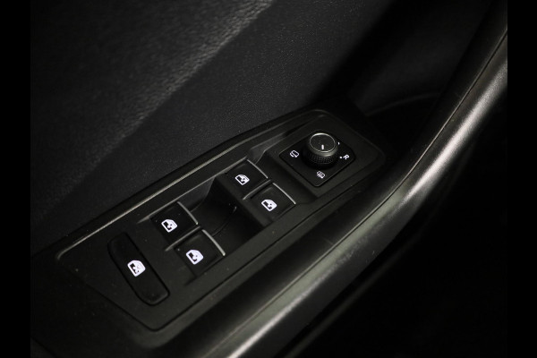 Volkswagen T-Roc 1.5 TSI Style Business 150PK | Automaat | Navigatie | Digitaal dashboard | Camera