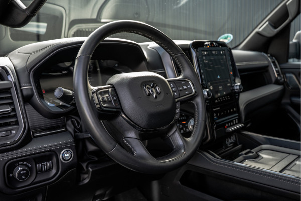 Dodge Ram 1500 1500 LIMITED 5.7L V8 | 1e Eigenaar | Head up | Luchtvering | Rambox | Split Tailgate | Pano | Harman / Kardon