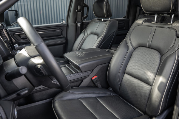 Dodge Ram 1500 1500 LIMITED 5.7L V8 | 1e Eigenaar | Head up | Luchtvering | Rambox | Split Tailgate | Pano | Harman / Kardon