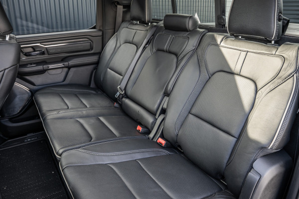 Dodge Ram 1500 1500 LIMITED 5.7L V8 | 1e Eigenaar | Head up | Luchtvering | Rambox | Split Tailgate | Pano | Harman / Kardon