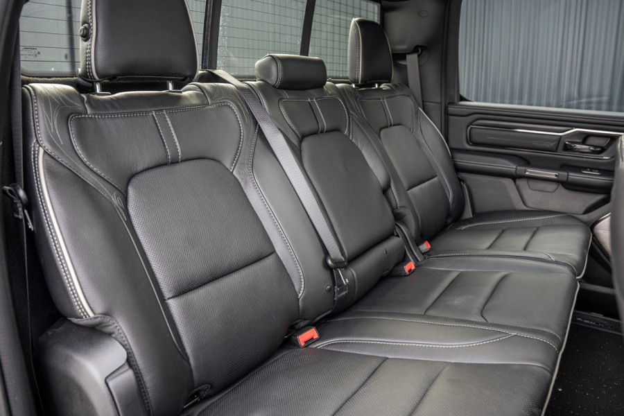 Dodge Ram 1500 1500 LIMITED 5.7L V8 | 1e Eigenaar | Head up | Luchtvering | Rambox | Split Tailgate | Pano | Harman / Kardon