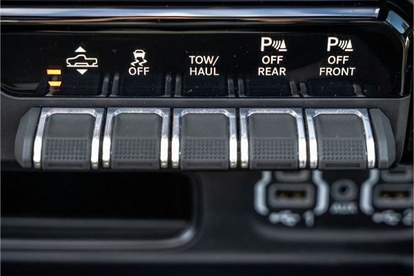 Dodge Ram 1500 1500 LIMITED 5.7L V8 | 1e Eigenaar | Head up | Luchtvering | Rambox | Split Tailgate | Pano | Harman / Kardon