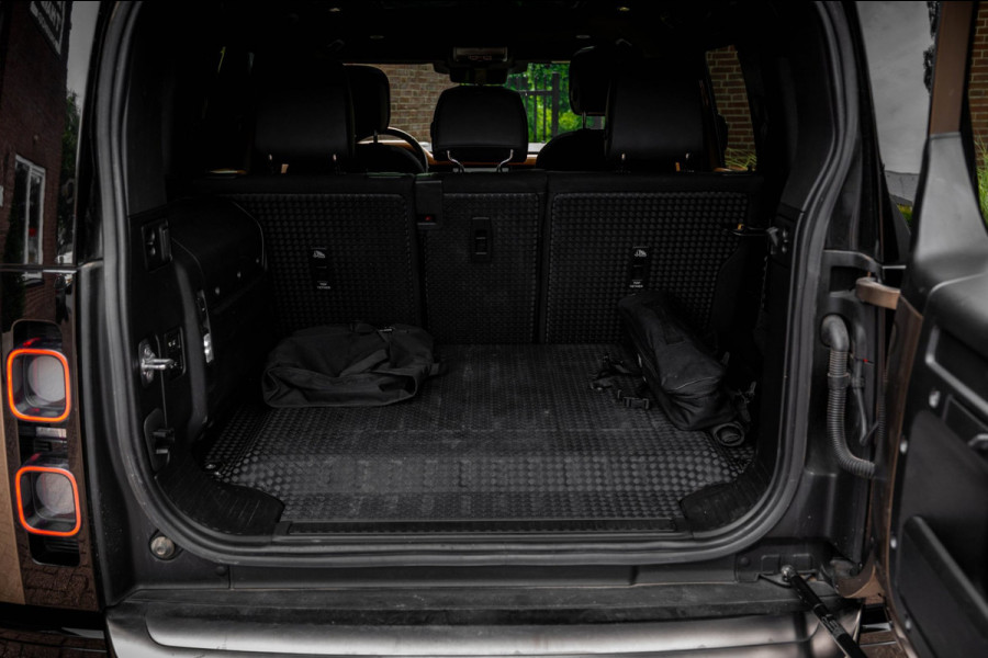 Land Rover Defender 110 P400e 110 X-Dynamic 404 PK URBAN Luchtvering Trekhaak 360 Camera Meridian 22''