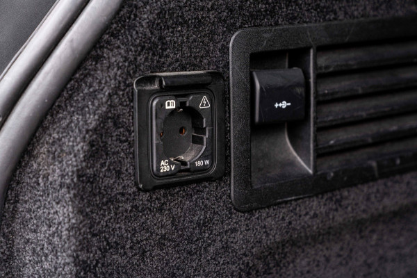 Land Rover Range Rover P400e Limited Edition 404 PK SVO Kleur Pano Soft-Close Keyless Meridian 21''