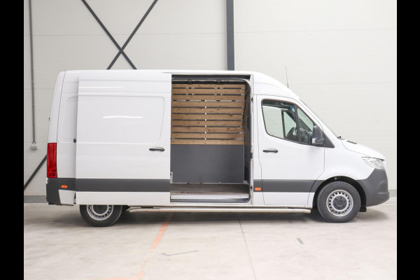 Mercedes-Benz Sprinter 315 CDI Automaat L2H2 PRO Airco MBUX Navigatie Adaptive Cruise Control Leder PDC VA + Camera Trekhaak 3500kg Comfortstoel