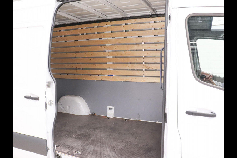 Mercedes-Benz Sprinter 315 CDI Automaat L2H2 PRO Airco MBUX Navigatie Adaptive Cruise Control Leder PDC VA + Camera Trekhaak 3500kg Comfortstoel