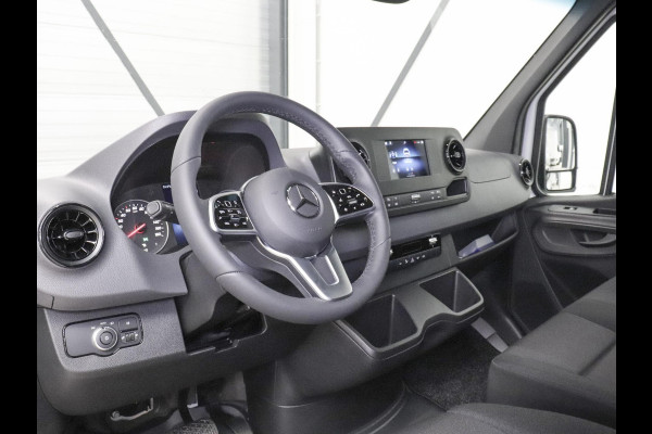 Mercedes-Benz Sprinter 315 CDI Automaat L2H2 PRO Airco MBUX Navigatie Adaptive Cruise Control Leder PDC VA + Camera Trekhaak 3500kg Comfortstoel