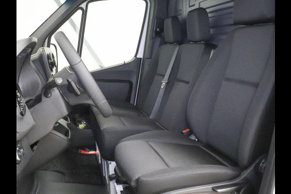 Mercedes-Benz Sprinter 315 CDI Automaat L2H2 PRO Airco MBUX Navigatie Adaptive Cruise Control Leder PDC VA + Camera Trekhaak 3500kg Comfortstoel