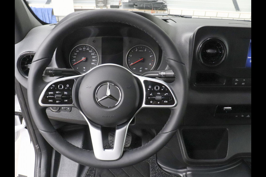 Mercedes-Benz Sprinter 315 CDI Automaat L2H2 PRO Airco MBUX Navigatie Adaptive Cruise Control Leder PDC VA + Camera Trekhaak 3500kg Comfortstoel