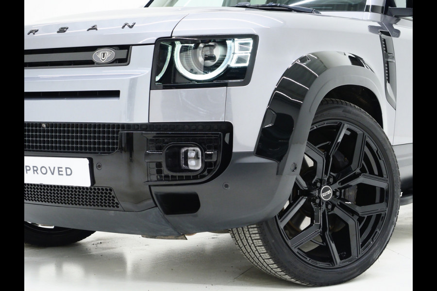 Land Rover Defender 110 2.0 P400e 110 Urban WideTrack Look | Panoramadak | Explorer Pack | Sidesteps | Lightbar | Trekhaak | Meridian