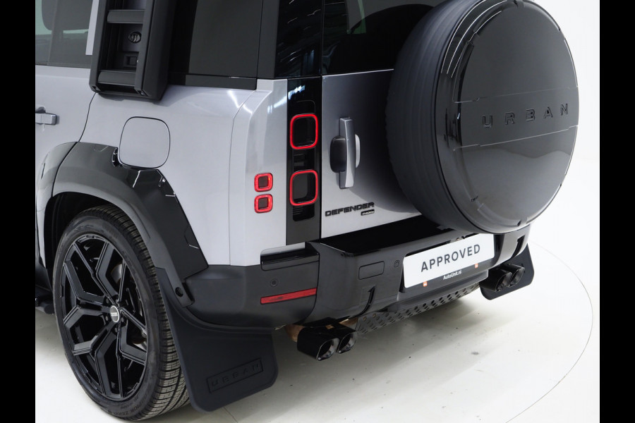 Land Rover Defender 110 2.0 P400e 110 Urban WideTrack Look | Panoramadak | Explorer Pack | Sidesteps | Lightbar | Trekhaak | Meridian