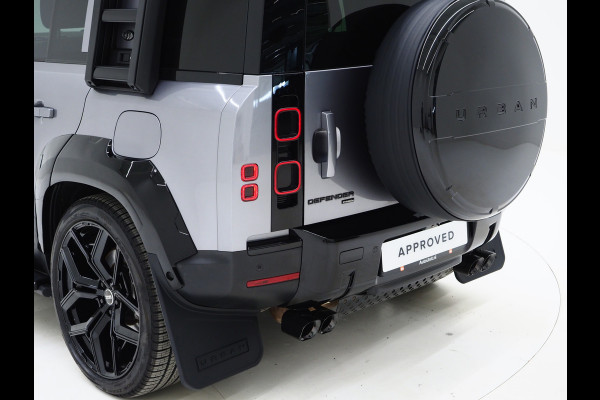 Land Rover Defender 110 2.0 P400e 110 Urban WideTrack Look | Panoramadak | Explorer Pack | Sidesteps | Lightbar | Trekhaak | Meridian