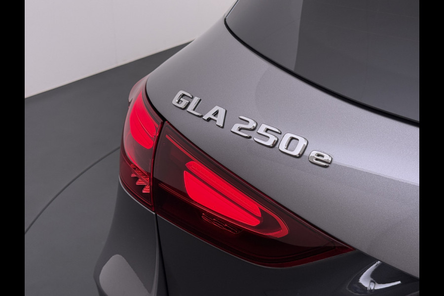 Mercedes-Benz GLA 250 e AMG Line | Pano Night Carplay