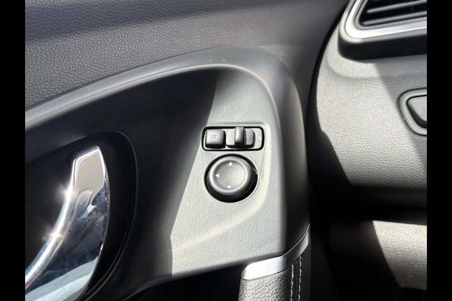 Renault Kadjar 1.2 TCe Intens 115pk | Panoramadak | Trekhaak | Navi | Dodehoeksensoren | Achteruitrijcamera |