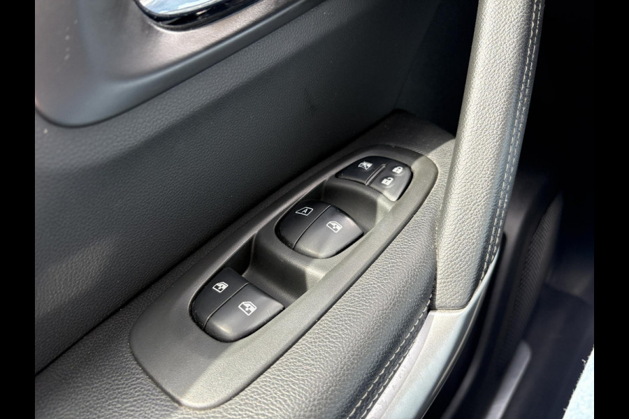Renault Kadjar 1.2 TCe Intens 115pk | Panoramadak | Trekhaak | Navi | Dodehoeksensoren | Achteruitrijcamera |