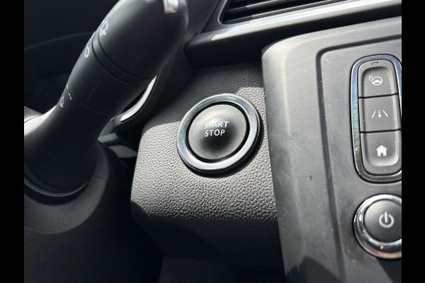 Renault Kadjar 1.2 TCe Intens 115pk | Panoramadak | Trekhaak | Navi | Dodehoeksensoren | Achteruitrijcamera |