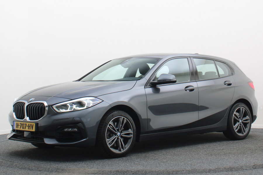 BMW 1-serie 118i Executive Edition Virtual Cockpit, Cruise, Apple Carplay, LED, Rijstrooksensor, Trekhaak, 17''
