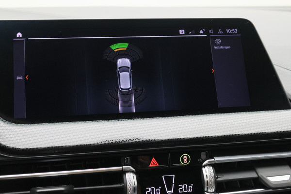 BMW 1-serie 118i Executive Edition Virtual Cockpit, Cruise, Apple Carplay, LED, Rijstrooksensor, Trekhaak, 17''