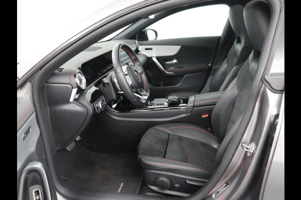 Mercedes-Benz CLA-Klasse Shooting Brake 250e Business Solution AMG Limited | SOH 94,2% | Panoramadak | Stoelverwarming | Matrix LED | Sfeerverlichting | Keyless | Memory | Widescreen | Navigatie | Camera | Park Assist | PHEV | Plug In