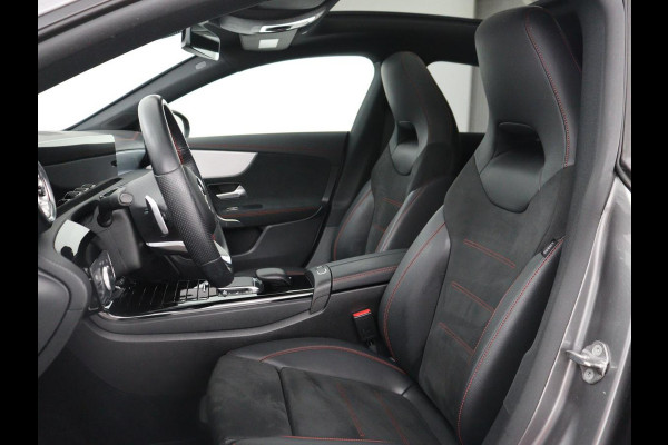 Mercedes-Benz CLA-Klasse Shooting Brake 250e Business Solution AMG Limited | SOH 94,2% | Panoramadak | Stoelverwarming | Matrix LED | Sfeerverlichting | Keyless | Memory | Widescreen | Navigatie | Camera | Park Assist | PHEV | Plug In