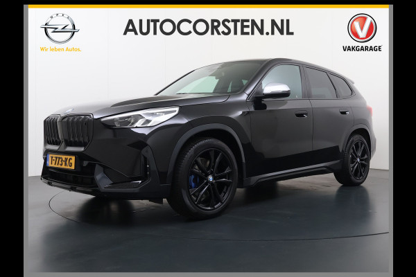 BMW iX1 xDrive30 313PK 4WD M-Pack Launch Edition SOH 100% Leder Harman/Kardon®-Audio Android Auto Apple Carplay Camera Adaptief onderste AWD Live Cockpit Plus Privacy Glas Led Elek.Achterklep Lmv 19" Isofix DAB Origineel Nederlandse Auto
