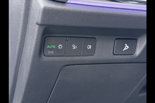 Škoda ENYAQ iV 60 First Edition Adap.Cruise Stuur+Stoelverwarming Camera 3-Zone Ecc Elek.Stoel+Memory Apple Carplay Android Auto Navi Pdc SOH 90% Keyless Advanced Matrix-Led Privacy Glas Lmv 20" DAB P-Assist Dodehoek detector Rijstrooksensor Origineel Nederlandse Auto