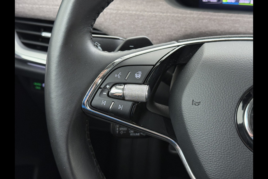 Škoda ENYAQ iV 60 First Edition Adap.Cruise Stuur+Stoelverwarming Camera 3-Zone Ecc Elek.Stoel+Memory Apple Carplay Android Auto Navi Pdc SOH 90% Keyless Advanced Matrix-Led Privacy Glas Lmv 20" DAB P-Assist Dodehoek detector Rijstrooksensor Origineel Nederlandse Auto